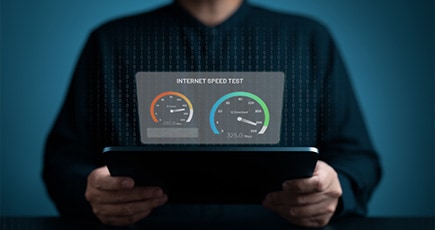 1Gbpsの速さはどれくらい？インターネットの快適な利用に必要な速度をわかりやすく解説