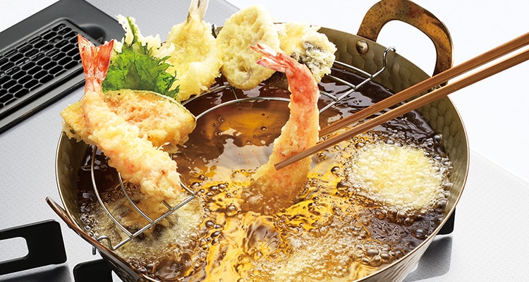 難しい揚げものの火加減もおまかせ