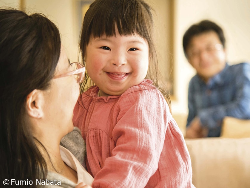 「産んでよかった」—そう感じられる日が、必ず来る。ダウン症のある子どもとともに暮らす幸せを、家族と一緒に育んでいます。