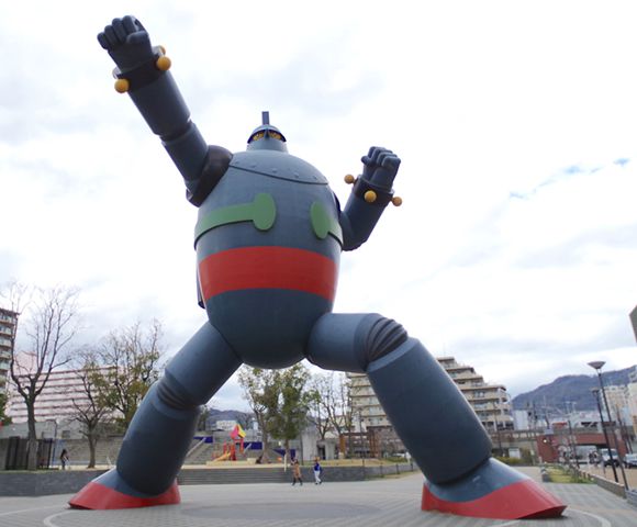 大きくて強そうな鉄人28号。ガオー!