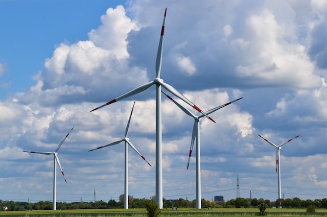 羽根から橋へ。捨てるしかなかった「風力発電機」のアップサイクル