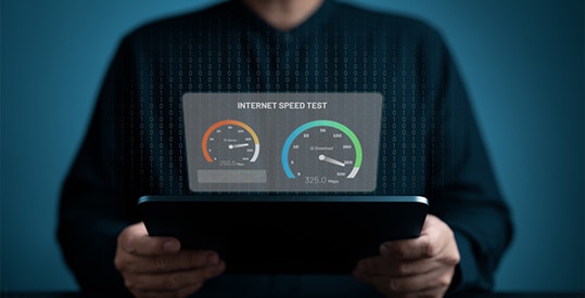 1Gbpsの速さはどれくらい？インターネットの快適な利用に必要な速度をわかりやすく解説