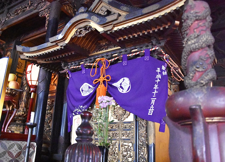 本堂の中にある主夜神さまのお堂